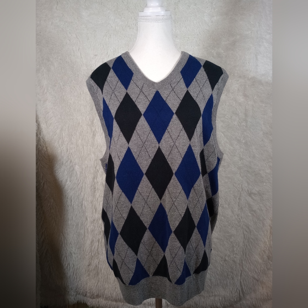 Chaps Sweater Vest Mens Size Medium Black and Blue Argyle